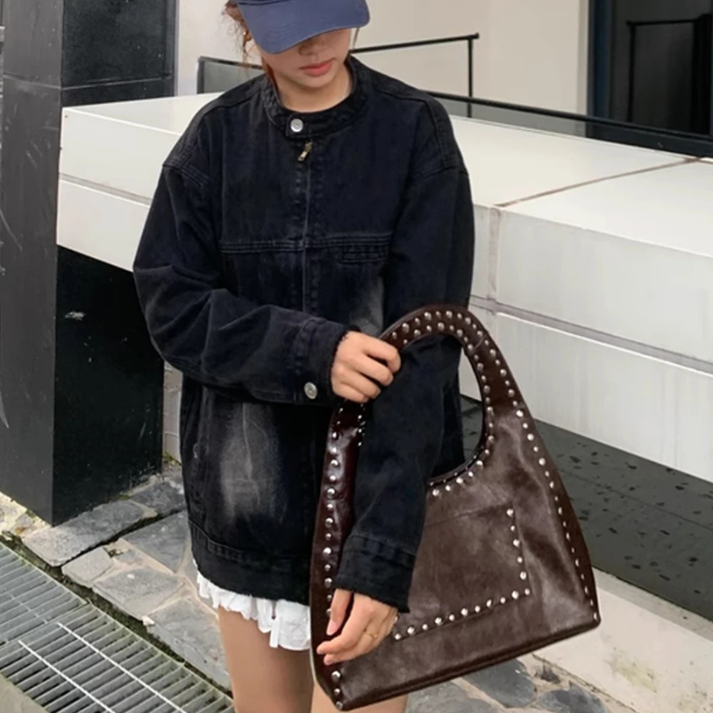 Retro Rivet Oil Wax Leather Shoulder Bag - Scraften