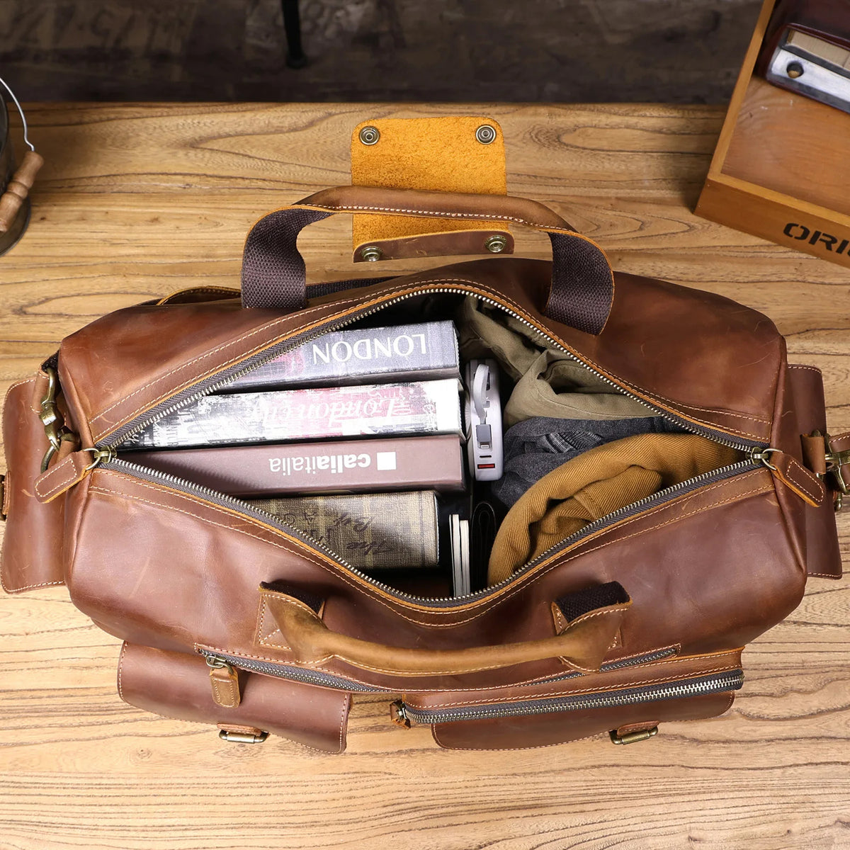 Vintage Full Grain Cowhide Leather Duffle Bag – Men's Multi-Pocket Travel Weekender