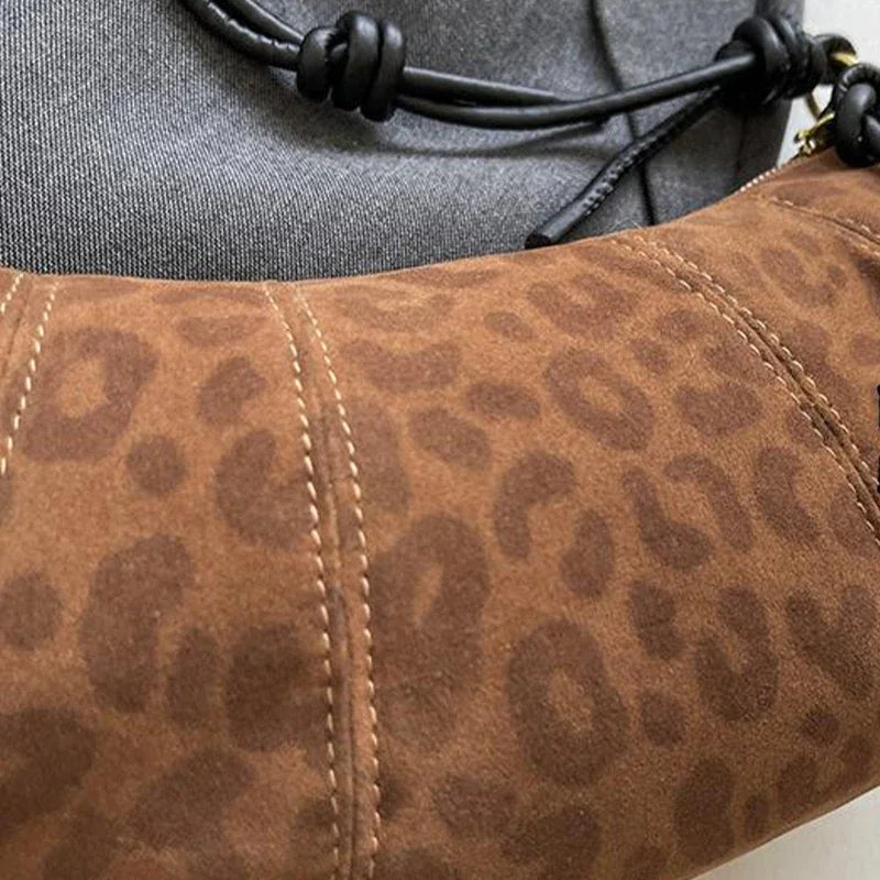 Dumpling-shaped Croissant Shoulder Bag - Texture Versatile Velvet Zipper Handbag