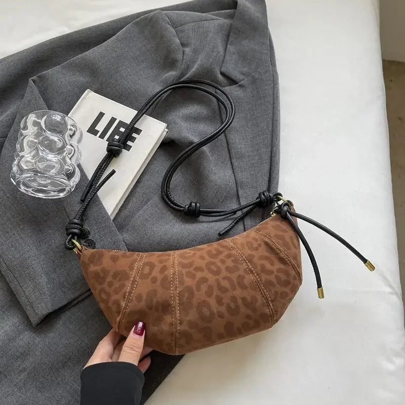 Dumpling-shaped Croissant Shoulder Bag - Texture Versatile Velvet Zipper Handbag