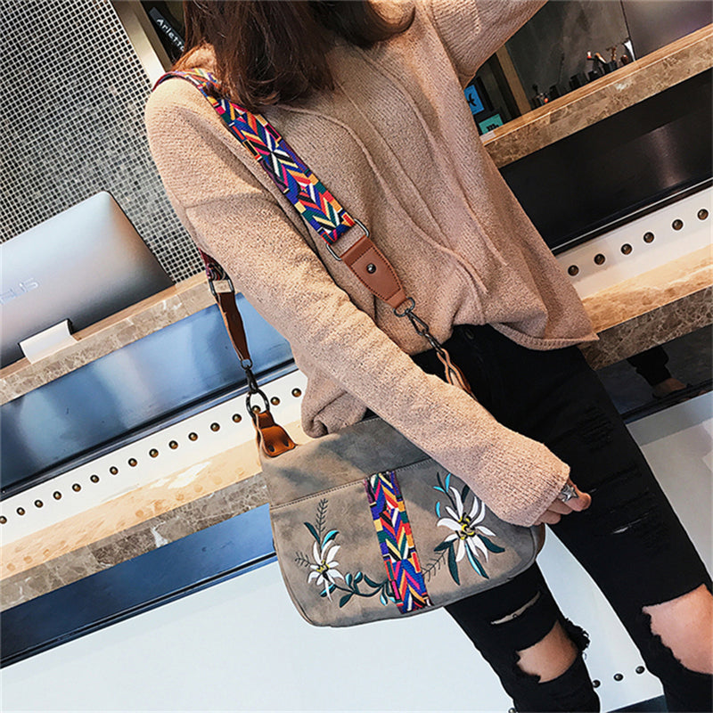 Multifunction Shoulder Embroidery Handbag - Scraften